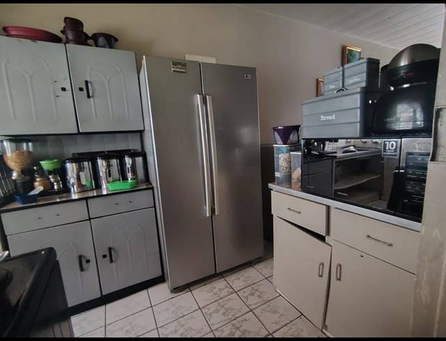 2 BEDROOM APARTMENT FOR SALE IN LUIPAARDSVLEI